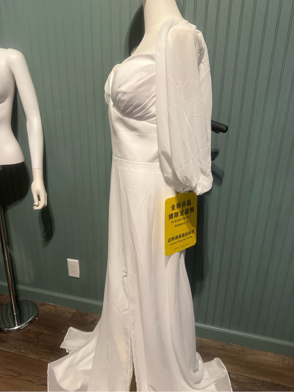 Brand New! Ivory-White Off-Shoulder Puff Sleeve Wedding Dress with Slit - Picture 6 of 8